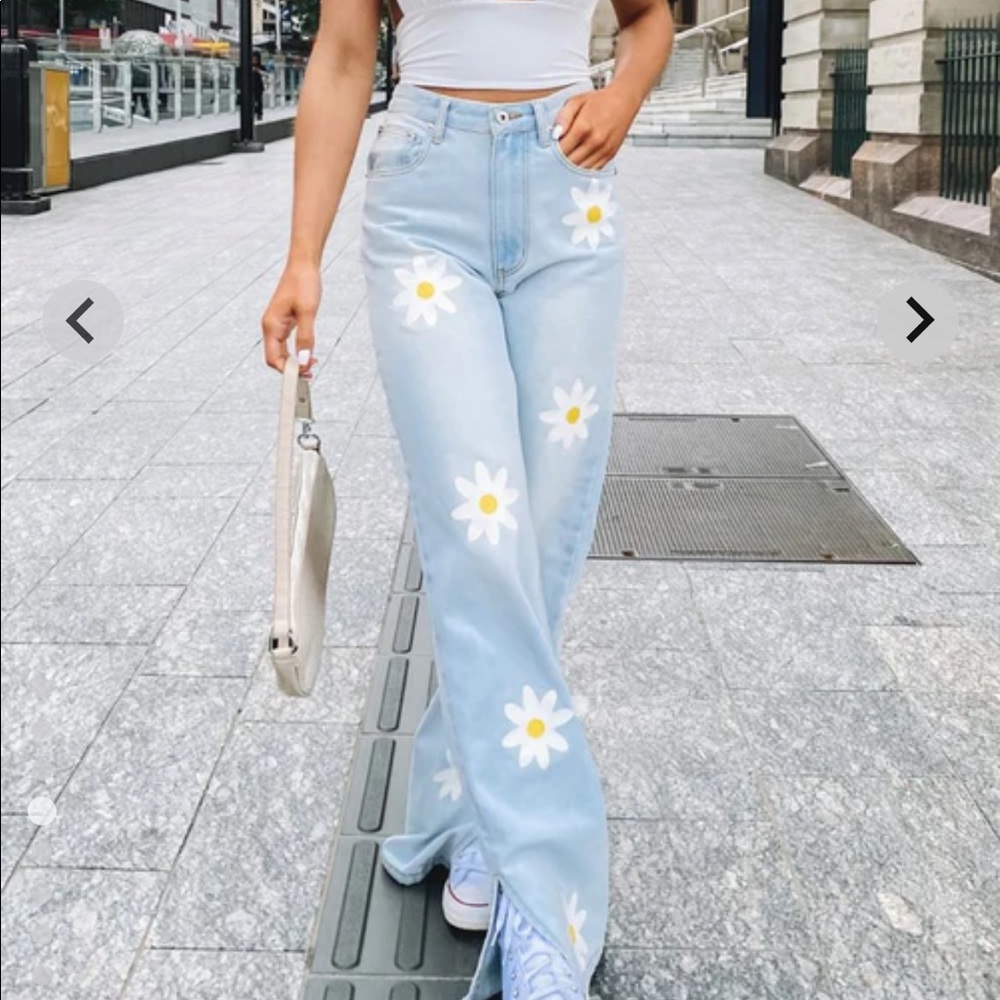 Beginning Boutique Vail Daisy Flower Jeans in Light Denim trendy y2k